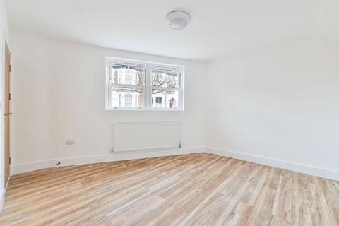 2 bedroom flat to rent, Stephendale Road, Sands End, London, SW6