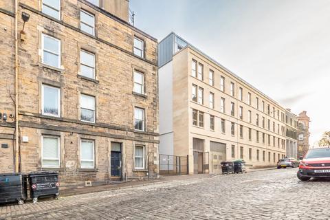 2 bedroom flat for sale, 3/8 (3F1) West Norton Place, Abbeyhill, Edinburgh, EH7