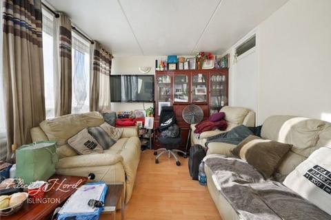 3 bedroom flat for sale, Six Acres Estate, London, N4