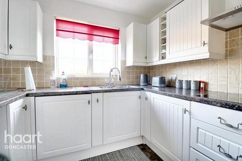 5 Broadlands Close, Dunscroft, Doncaster, DN7 4NN