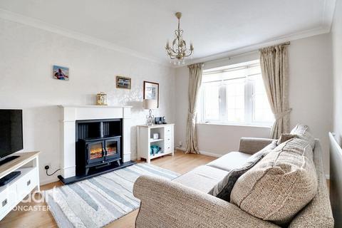 5 Broadlands Close, Dunscroft, Doncaster, DN7 4NN