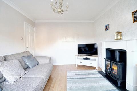 5 Broadlands Close, Dunscroft, Doncaster, DN7 4NN