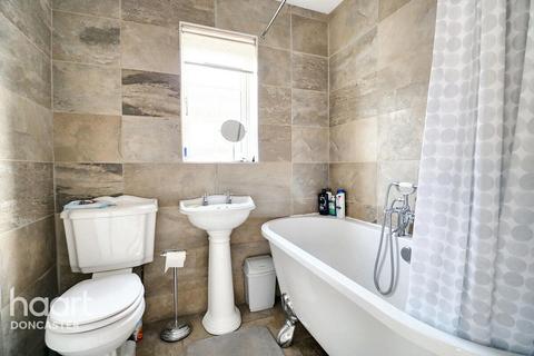 5 Broadlands Close, Dunscroft, Doncaster, DN7 4NN