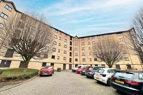 3 bedroom flat to rent, Riverview Place, City Centre, Glasgow, G5