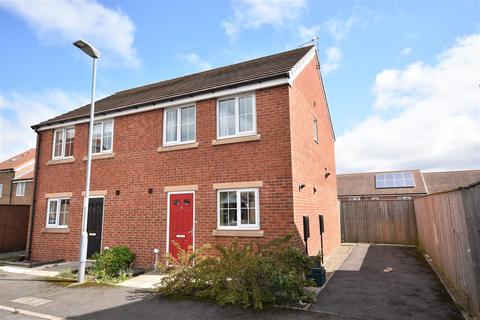 2 bedroom semi-detached house to rent, Church Square, Brandon