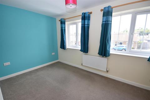 2 bedroom semi-detached house to rent, Church Square, Brandon