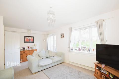 3 bedroom semi-detached house to rent, Bettesworth Road Ryde PO33