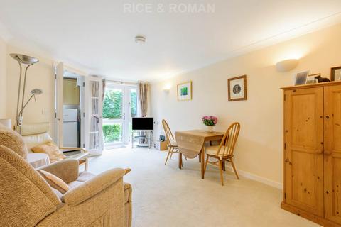 1 bedroom retirement property for sale, Manor Road North, Esher KT10