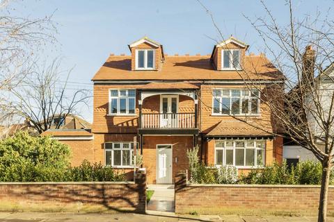 3 bedroom flat for sale, Cumberland Park, London W3