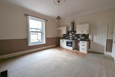 3 bedroom flat for sale, Princess Royal Terrace, Scarborough