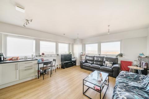 2 bedroom apartment for sale, Beacon Towers, Bristol BS16