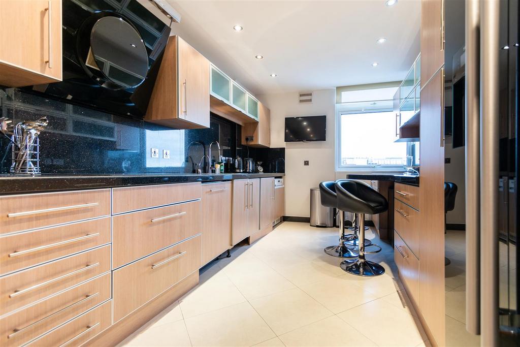 Kitchen (1 of 1).jpg