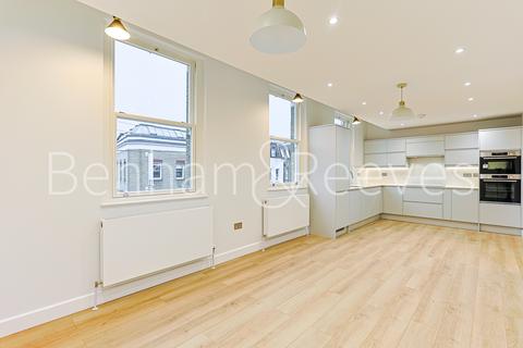 2 bedroom apartment to rent, Disraeli Road,  Hammersmith SW15