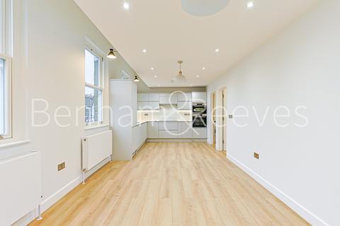 2 bedroom apartment to rent, Disraeli Road,  Hammersmith SW15