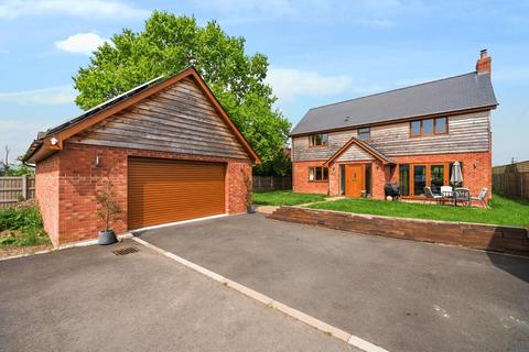 4 bedroom detached house to rent, Ramblers Way, Hereford HR3