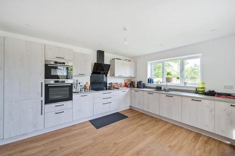 4 bedroom detached house to rent, Ramblers Way, Hereford HR3