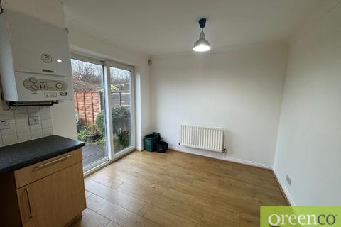 3 bedroom semi-detached house to rent, Peel Lane, Salford M38