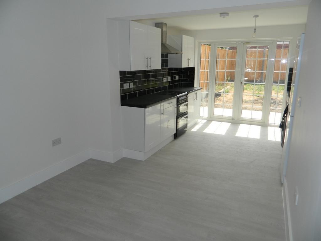 Beautiful 2 Bedroom Flat For Rent in Edmonton, N9