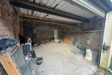 Garage to rent, Gabalfa Avenue, Cardiff