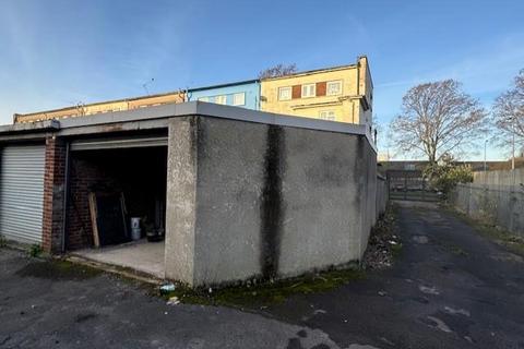 Garage to rent, Gabalfa Avenue, Cardiff