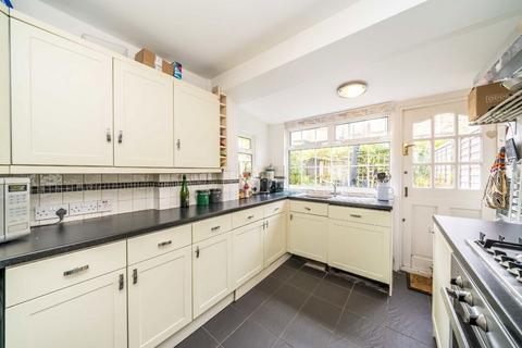 2 bedroom terraced house for sale, Warwick Road, Twickenham TW2