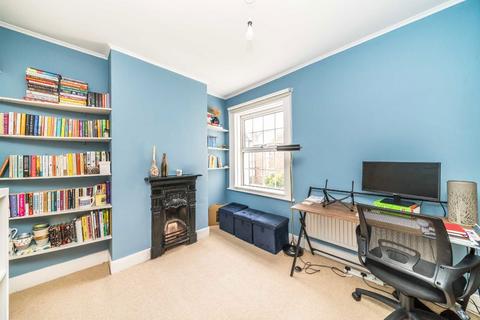 38 Warwick Road, Twickenham, TW2 6SW