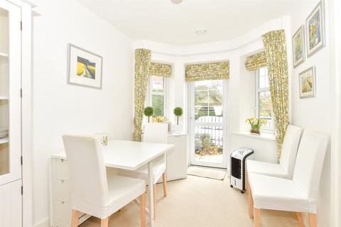 2 bedroom ground floor flat for sale, Crowborough Hill, Crowborough, East Sussex