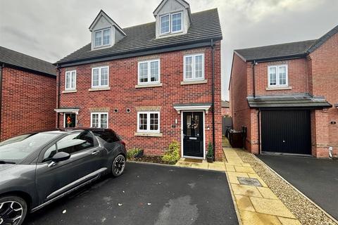 3 bedroom semi-detached house for sale, Victoria Close, Great Preston, Leeds