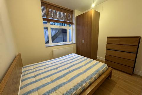 2 bedroom apartment to rent, High Street, London, N8