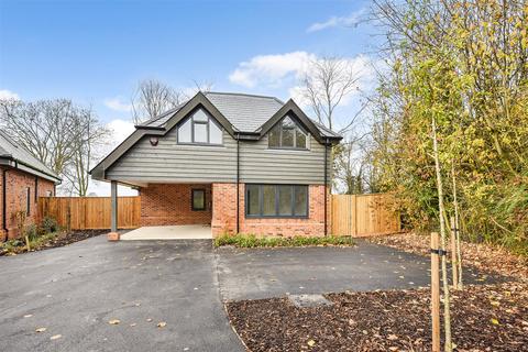 4 bedroom detached house for sale, Dauntsey Lane, Weyhill