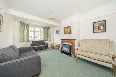 2 bedroom bungalow for sale, Claremont Avenue, Sunbury-On-Thames TW16