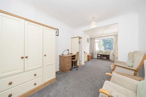 2 bedroom bungalow for sale, Claremont Avenue, Sunbury-On-Thames TW16