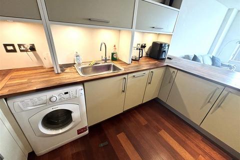 1 bedroom flat for sale, Beetham Tower, Liverpool L3