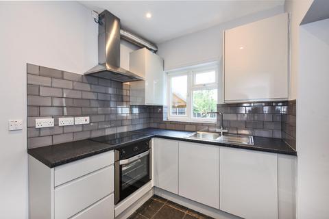 2 bedroom flat to rent, Hale Grove Gardens, London, NW7