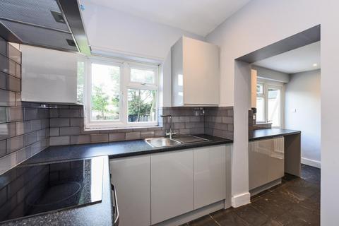 2 bedroom flat to rent, Hale Grove Gardens, London, NW7