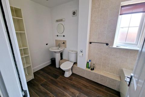 3 bedroom flat to rent, Bawas Place, Nottingham NG7