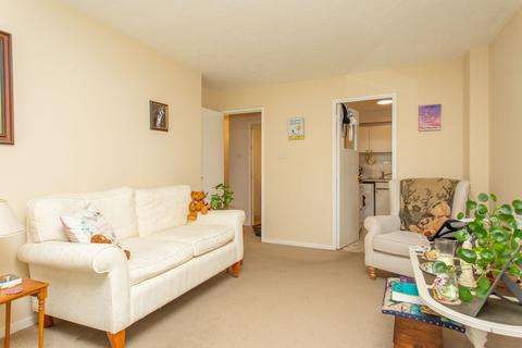 1 bedroom flat for sale, Folkestone Road, Dover, CT17