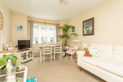 1 bedroom flat for sale, Folkestone Road, Dover, CT17