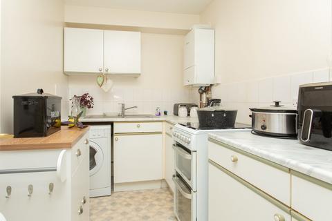 1 bedroom flat for sale, Folkestone Road, Dover, CT17