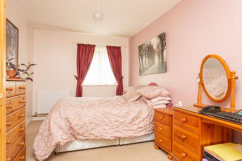 1 bedroom flat for sale, Folkestone Road, Dover, CT17