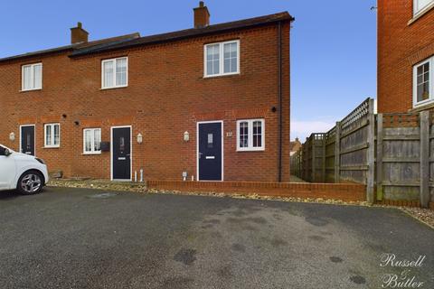 2 bedroom end of terrace house for sale, Needlepin Way, Buckingham