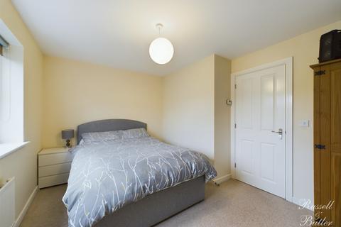 2 bedroom end of terrace house for sale, Needlepin Way, Buckingham