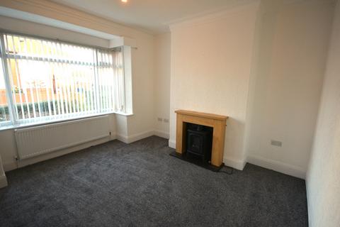 3 bedroom semi-detached house to rent, Taunton Grove, Whitefield, M45 6TJ