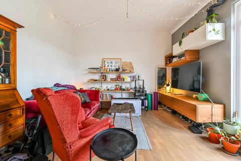 1 bedroom flat for sale, West Bank, Stamford Hill, London, N16