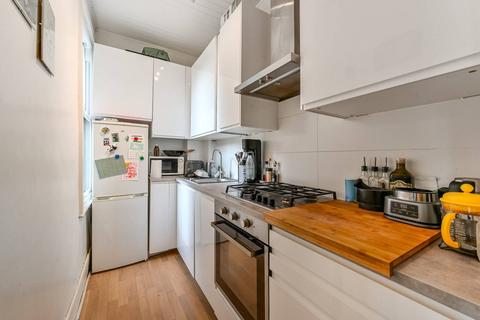 1 bedroom flat for sale, West Bank, Stamford Hill, London, N16