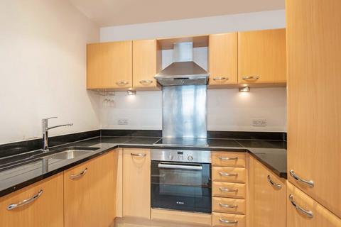 2 bedroom flat to rent, Times Square, London E1