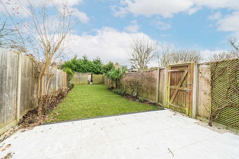 4 bedroom semi-detached house to rent, Copthall Gardens, Twickenham TW1