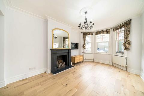 4 bedroom semi-detached house to rent, Copthall Gardens, Twickenham TW1