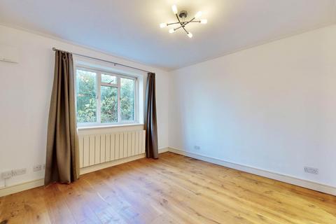 2 bedroom apartment to rent, Elm Court, Highgate N6