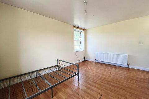 3 bedroom flat for sale, Neeld Court, Neeld Crescent, Wembley, HA9